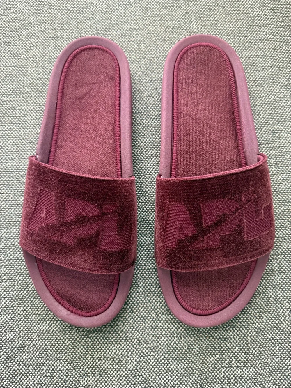 NEW APL Men's Burgundy Techloom Velvet Slide Size 11 Casual Sporty Athletic